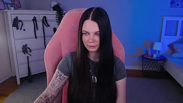 Michela Fruet online show from 6, 10, 2025