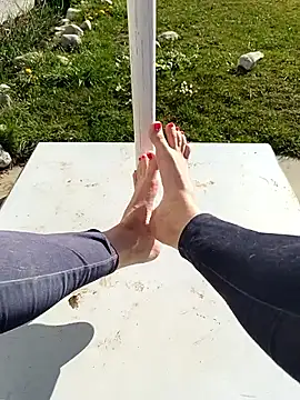 Teafeet online show from 7, 4, 2026