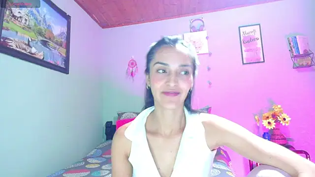 Snapshot of angelic_coral chatting on 7, 11, 2025 angelic coral online show from 7, 11, 2025