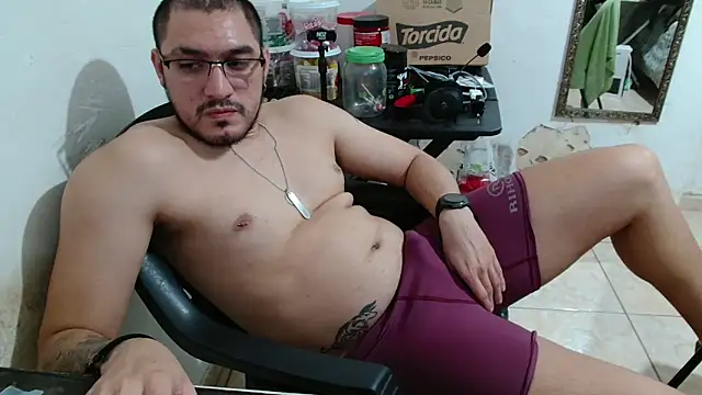 Snapshot of Leonino231 chatting on 5, 10, 2025 Leonino231 online show from 5, 10, 2025