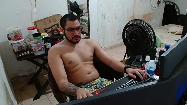 Snapshot of Leonino231 chatting on 19, 10, 2025 Leonino231 online show from 19, 10, 2025