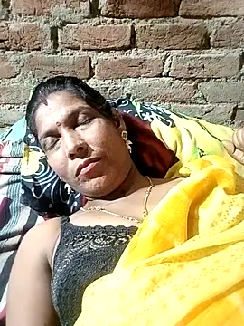 Snapshot of Savita992 chatting on 28, 9, 2025 Savita992 online show from 28, 9, 2025