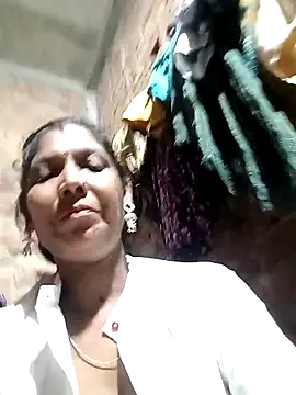 Snapshot of Savita992 chatting on 6, 10, 2025 Savita992 online show from 6, 10, 2025