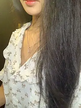 Nhinhi18 online show from 7, 4, 2026