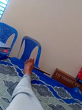 hackyourpussyxh online show from 4, 2, 2026