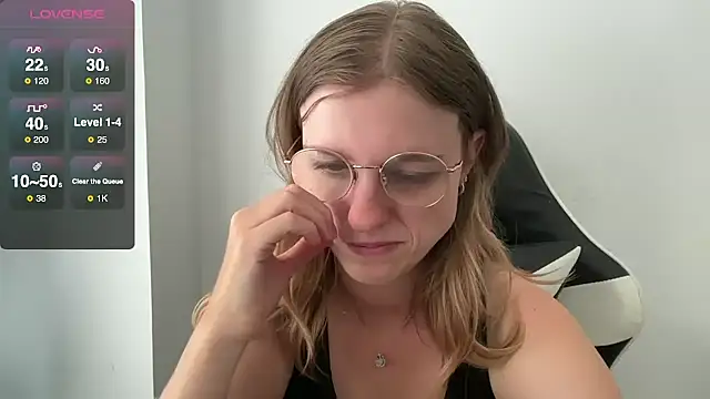 BustyKellyXXX online show from 19, 9, 2025