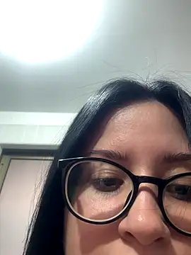 Snapshot of lucy_grey25 chatting on 24, 9, 2025 lucy grey25 online show from 24, 9, 2025