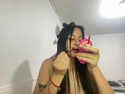 Snapshot of lucy_grey25 chatting on 31, 10, 2025 lucy grey25 online show from 31, 10, 2025