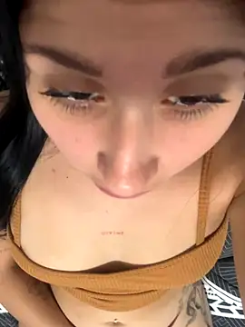 Snapshot of lucy_grey25 chatting on 3, 11, 2025 lucy grey25 online show from 3, 11, 2025