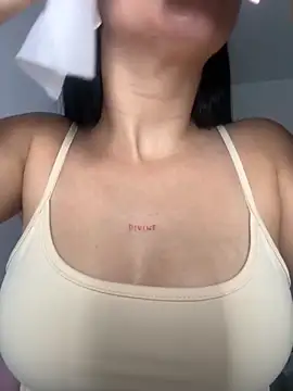 Snapshot of lucy_grey25 chatting on 10, 11, 2025 lucy grey25 online show from 10, 11, 2025