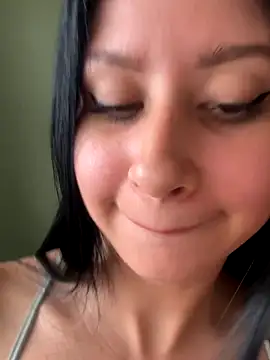 Snapshot of lucy_grey25 chatting on 16, 11, 2025 lucy grey25 online show from 16, 11, 2025