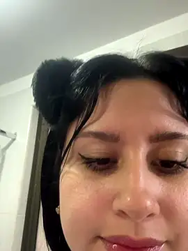 Snapshot of lucy_grey25 chatting on 25, 11, 2025 lucy grey25 online show from 25, 11, 2025