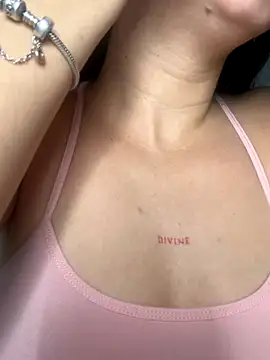 Snapshot of lucy_grey25 chatting on 2, 12, 2025 lucy grey25 online show from 2, 12, 2025