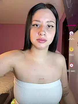 Snapshot of lucy_grey25 chatting on 26, 6, 2026 lucy grey25 online show from 26, 6, 2026