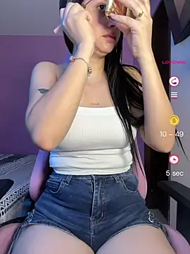 Snapshot of lucy_grey25 chatting on 12, 7, 2026 lucy grey25 online show from 12, 7, 2026
