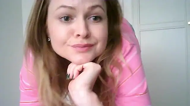 Snapshot of Ginger-bb chatting on 27, 10, 2025 Ginger-bb online show from 27, 10, 2025