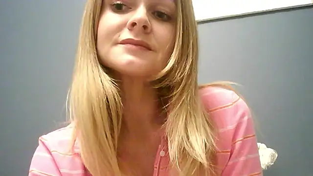 Snapshot of Ginger-bb chatting on 1, 11, 2025 Ginger-bb online show from 1, 11, 2025