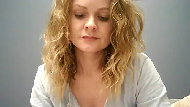 Snapshot of Ginger-bb chatting on 2, 11, 2025 Ginger-bb online show from 2, 11, 2025