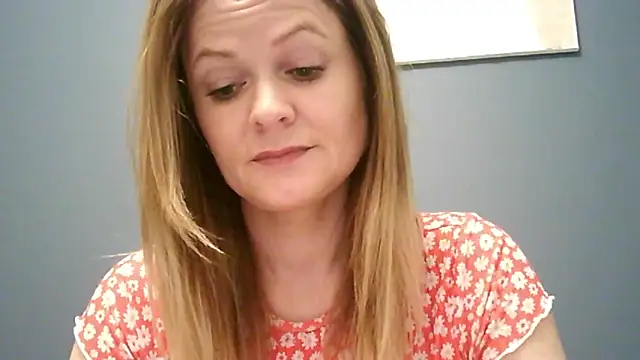 Snapshot of Ginger-bb chatting on 11, 11, 2025 Ginger-bb online show from 11, 11, 2025