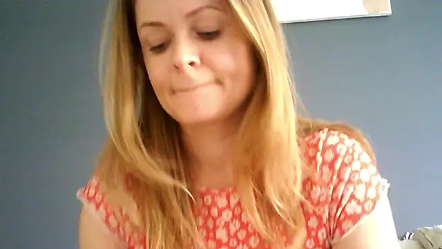 Snapshot of Ginger-bb chatting on 17, 4, 2026 Ginger-bb online show from 17, 4, 2026