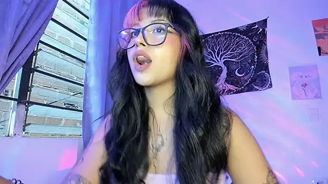 Snapshot of Sweet_mim_ chatting on 10, 11, 2025 Sweet mim online show from 10, 11, 2025