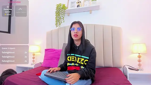 Snapshot of Rachel_Donnelly chatting on 27, 9, 2025 Rachel Donnelly online show from 27, 9, 2025