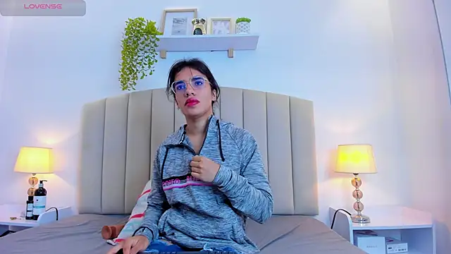 Snapshot of Rachel_Donnelly chatting on 9, 10, 2025 Rachel Donnelly online show from 9, 10, 2025