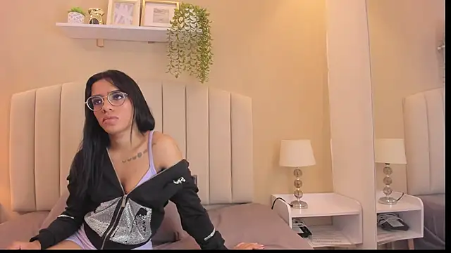 Snapshot of Rachel_Donnelly chatting on 21, 12, 2025 Rachel Donnelly online show from 21, 12, 2025