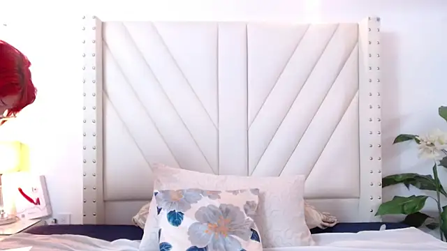 Snapshot of Ronnetemalbec chatting on 18, 12, 2025 Ronnetemalbec online show from 18, 12, 2025