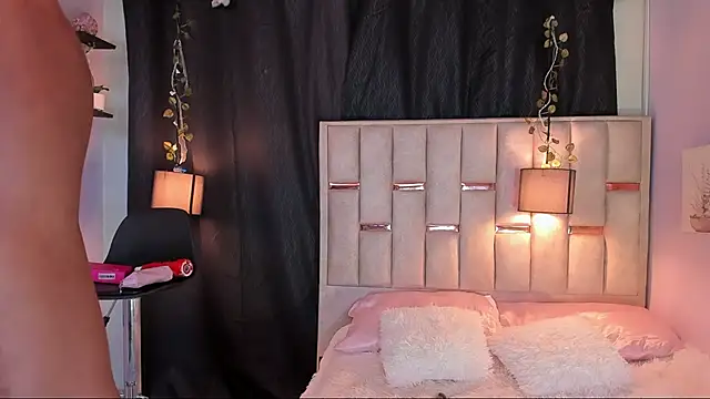 Snapshot of Hanzking01 chatting on 11, 11, 2025 Hanzking01 online show from 11, 11, 2025