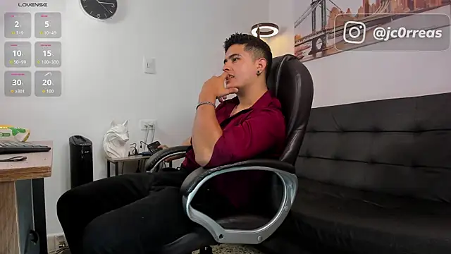 Snapshot of _Juanes chatting on 26, 10, 2025 Juanes online show from 26, 10, 2025