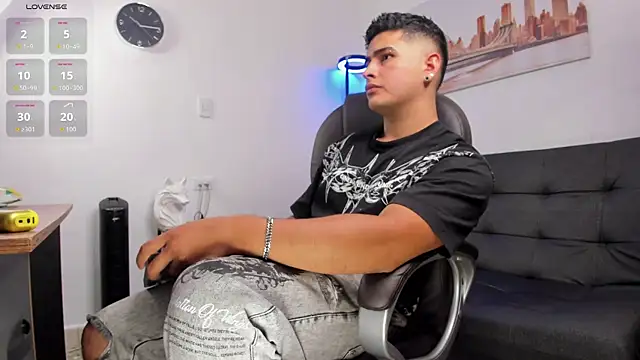 Snapshot of _Juanes chatting on 27, 10, 2025 Juanes online show from 27, 10, 2025