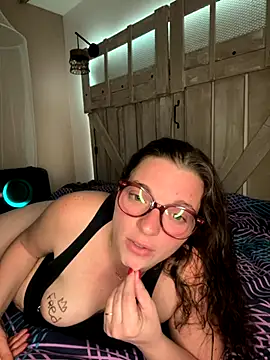 Snapshot of coquineronde chatting on 11, 10, 2025 coquineronde online show from 11, 10, 2025