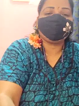 Snapshot of lathikaqueentamil chatting on 3, 10, 2025 lathikaqueentamil online show from 3, 10, 2025