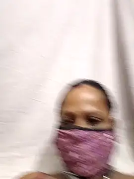 Snapshot of shalubhabhi69 chatting on 6, 11, 2025 shalubhabhi69 online show from 6, 11, 2025