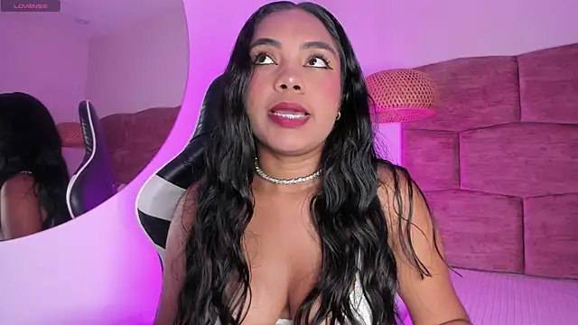 Snapshot of dani_velvet chatting on 4, 12, 2025 dani velvet online show from 4, 12, 2025