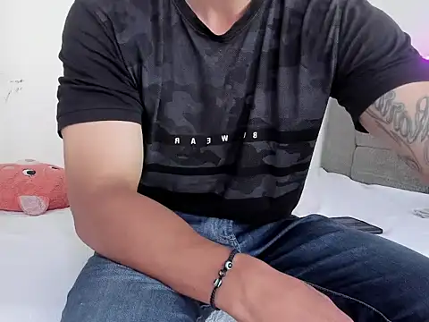 Snapshot of Edy_coltt chatting on 10, 9, 2025 Edy coltt online show from 10, 9, 2025