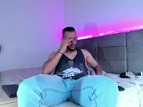 Snapshot of Edy_coltt chatting on 22, 10, 2025 Edy coltt online show from 22, 10, 2025