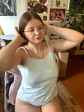 Snapshot of Sienna-Cow chatting on 12, 9, 2025 Sienna-Cow online show from 12, 9, 2025