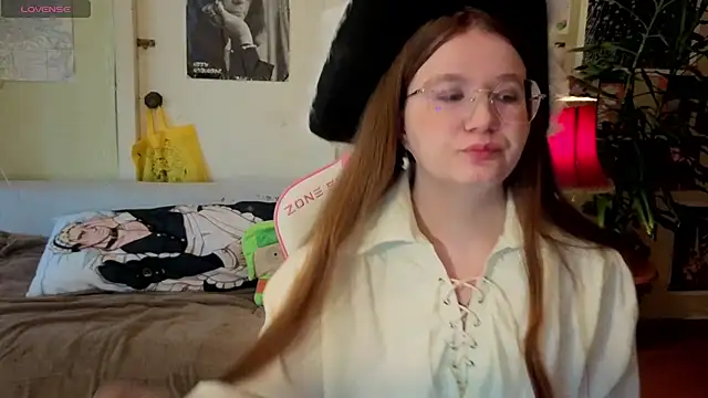 Snapshot of Sienna-Cow chatting on 23, 9, 2025 Sienna-Cow online show from 23, 9, 2025