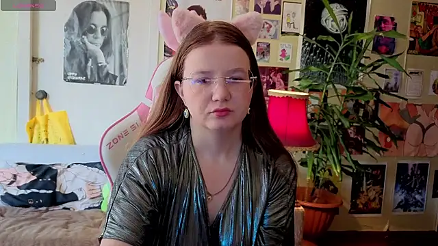 Snapshot of Sienna-Cow chatting on 24, 9, 2025 Sienna-Cow online show from 24, 9, 2025