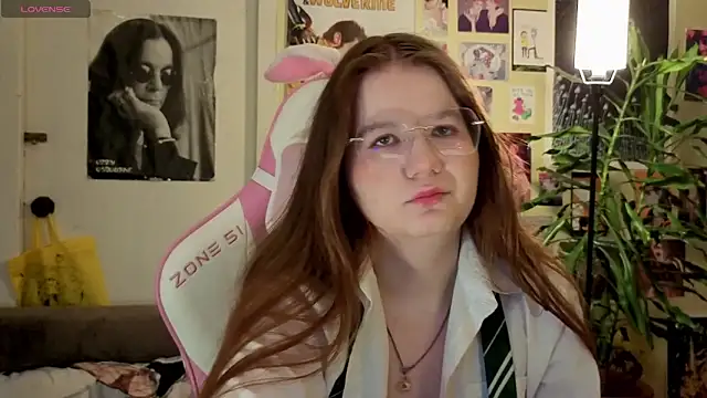 Snapshot of Sienna-Cow chatting on 24, 10, 2025 Sienna-Cow online show from 24, 10, 2025