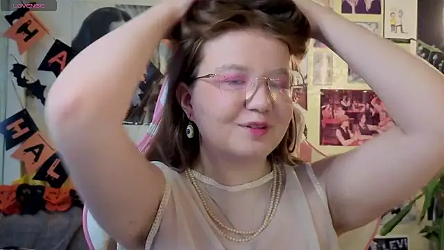 Snapshot of Sienna-Cow chatting on 29, 10, 2025 Sienna-Cow online show from 29, 10, 2025