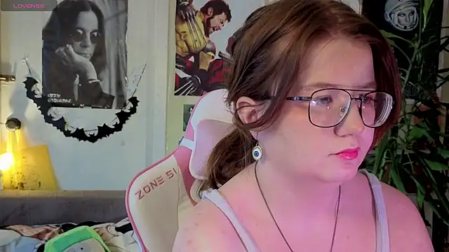 Snapshot of Sienna-Cow chatting on 26, 11, 2025 Sienna-Cow online show from 26, 11, 2025