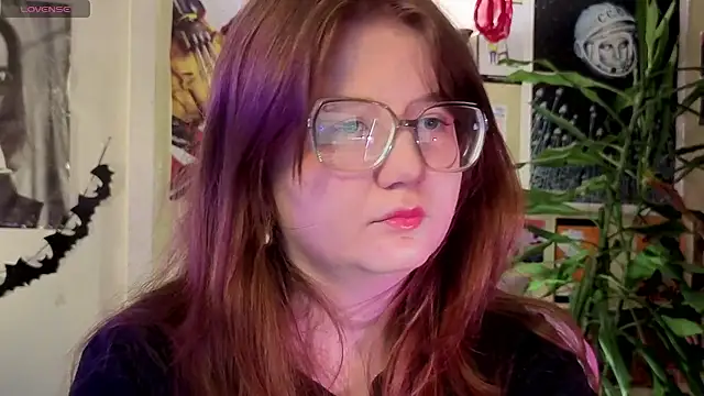 Snapshot of Sienna-Cow chatting on 2, 12, 2025 Sienna-Cow online show from 2, 12, 2025