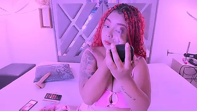 Snapshot of nahomy_ryans chatting on 14, 10, 2025 nahomy ryans online show from 14, 10, 2025