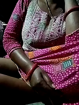 Snapshot of RAYI_Queen_7 chatting on 4, 11, 2025 RAYI Queen 7 online show from 4, 11, 2025