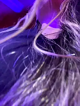  ManuVeelez online show from 19, 9, 2025