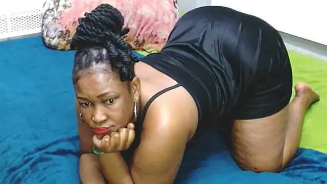 Snapshot of NaughtyMILFxox chatting on 15, 7, 2026 NaughtyMILFxox online show from 15, 7, 2026