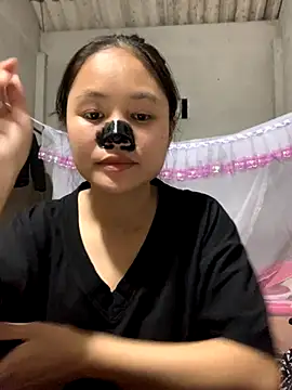 Snapshot of NhuFox chatting on 21, 9, 2025 NhuFox online show from 21, 9, 2025